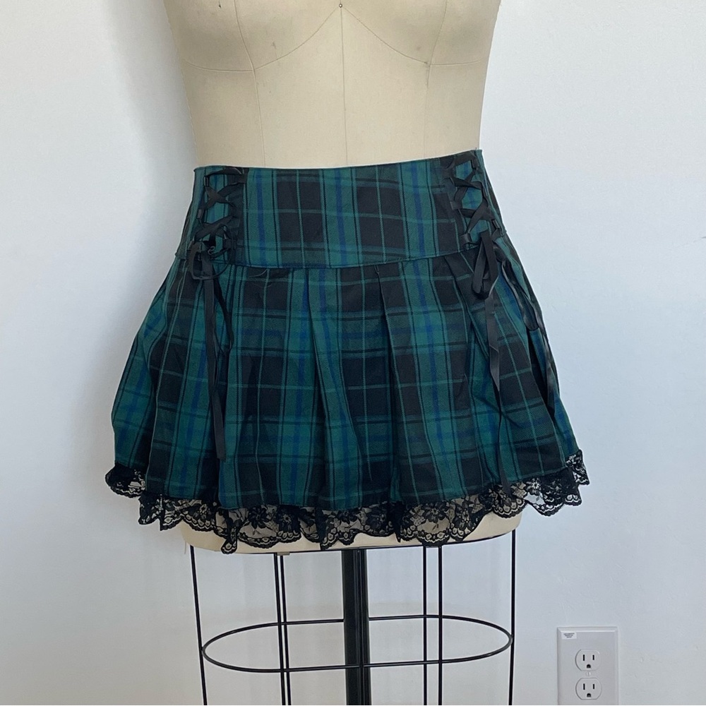 Chic Plaid Mini Skirt with Lace Detail